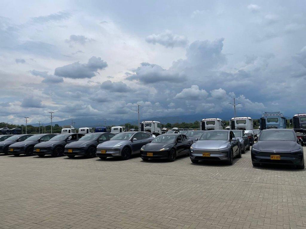 Tesla #1 en ventas en Colombia - Cover Image